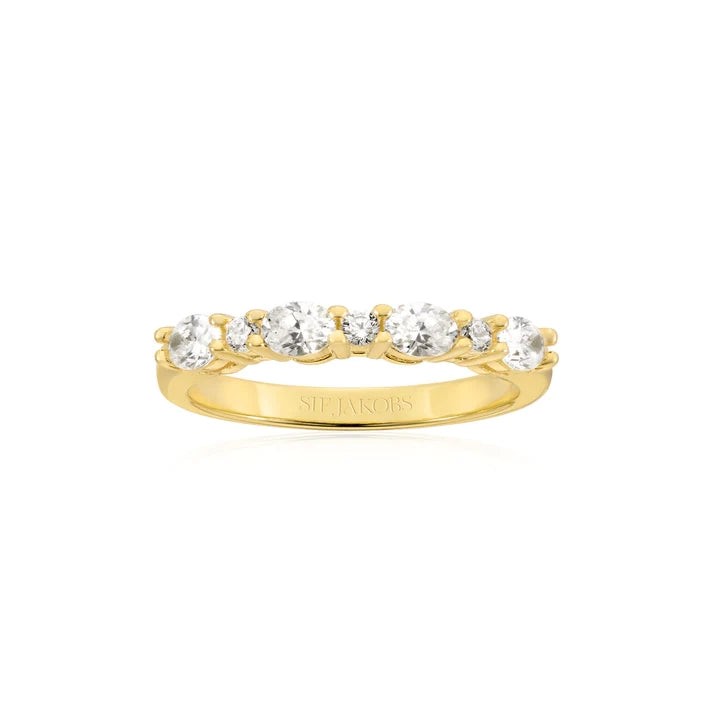 Sif Jakobs Ellera ring i 18 karat forgyldt sølv med hvide zirkoner – elegant ring med facet-slebne sten.